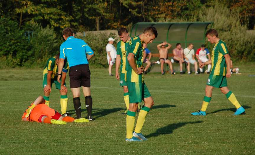 V liga krośnieńska. Mecz LKS Czeluśnica - Iskra Przysietnica 2-0
