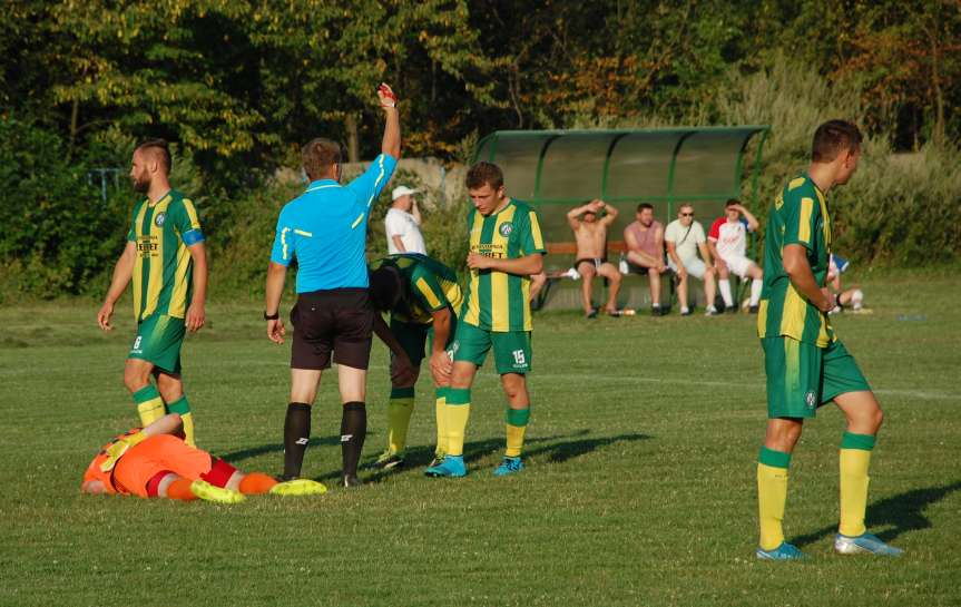 V liga krośnieńska. Mecz LKS Czeluśnica - Iskra Przysietnica 2-0