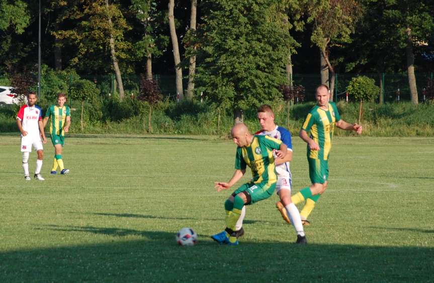V liga krośnieńska. Mecz LKS Czeluśnica - Iskra Przysietnica 2-0
