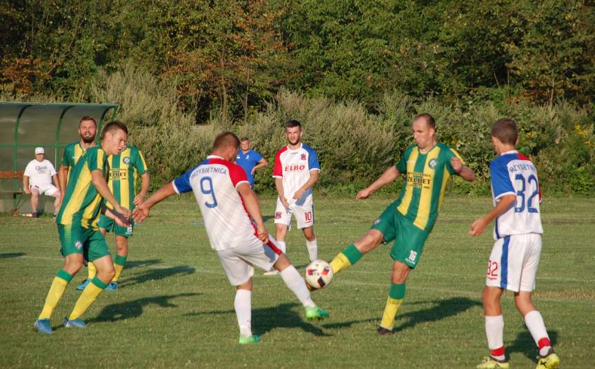 V liga krośnieńska. Mecz LKS Czeluśnica - Iskra Przysietnica 2-0