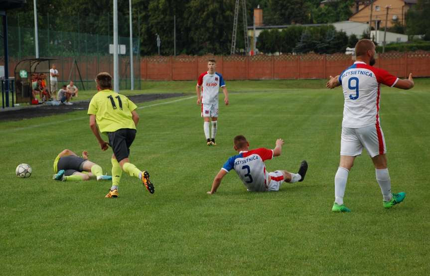 V liga krośnieńska. Mecz LKS Skołyszyn - Iskra Przysietnica