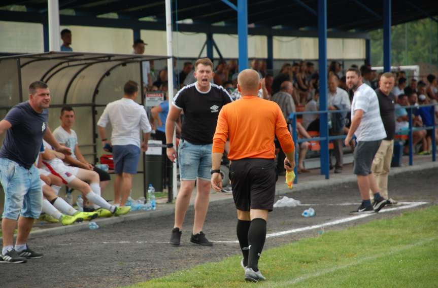 V liga krośnieńska. Mecz LKS Skołyszyn - Iskra Przysietnica