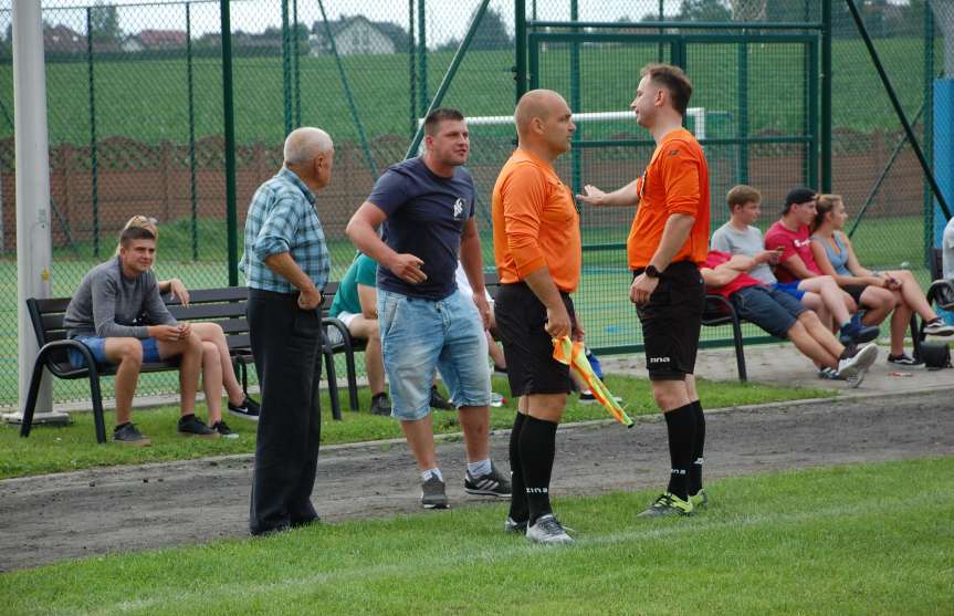 V liga krośnieńska. Mecz LKS Skołyszyn - Iskra Przysietnica