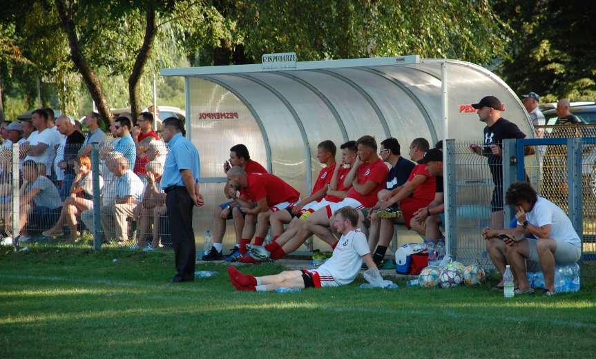V liga krośnieńska. Mecz Ostoja Kołaczyce - Zamczysko Odrzykoń 1-4