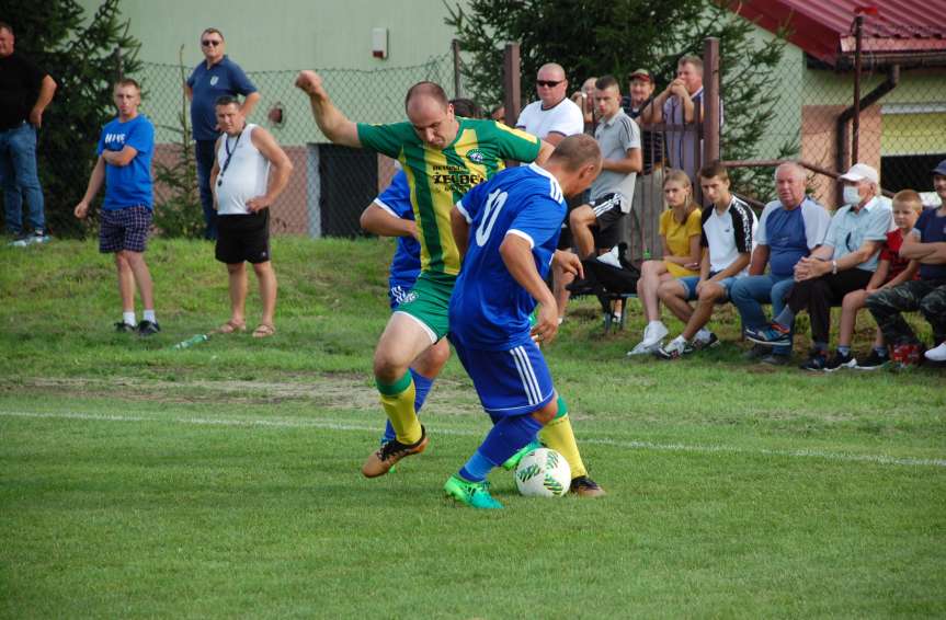 V liga krośnieńska. Mecz Tempo Nienaszów - LKS Czeluśnica 1-0