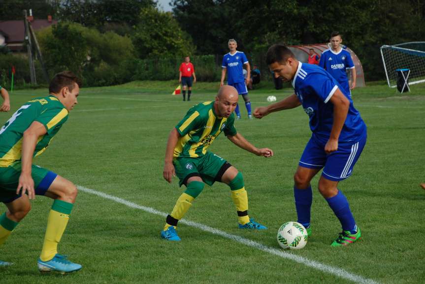 V liga krośnieńska. Mecz Tempo Nienaszów - LKS Czeluśnica 1-0