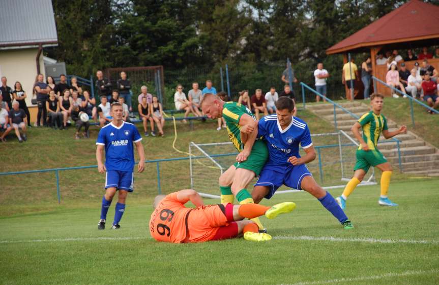 V liga krośnieńska. Mecz Tempo Nienaszów - LKS Czeluśnica 1-0