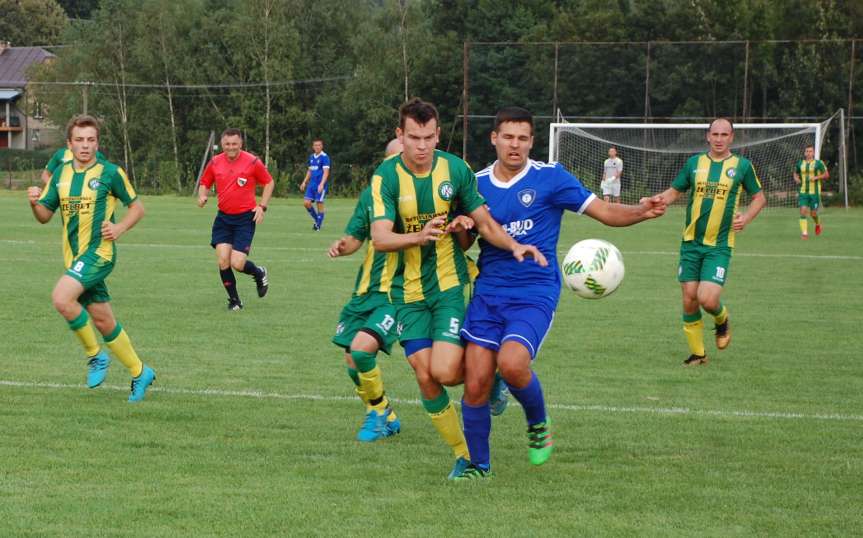 V liga krośnieńska. Mecz Tempo Nienaszów - LKS Czeluśnica 1-0