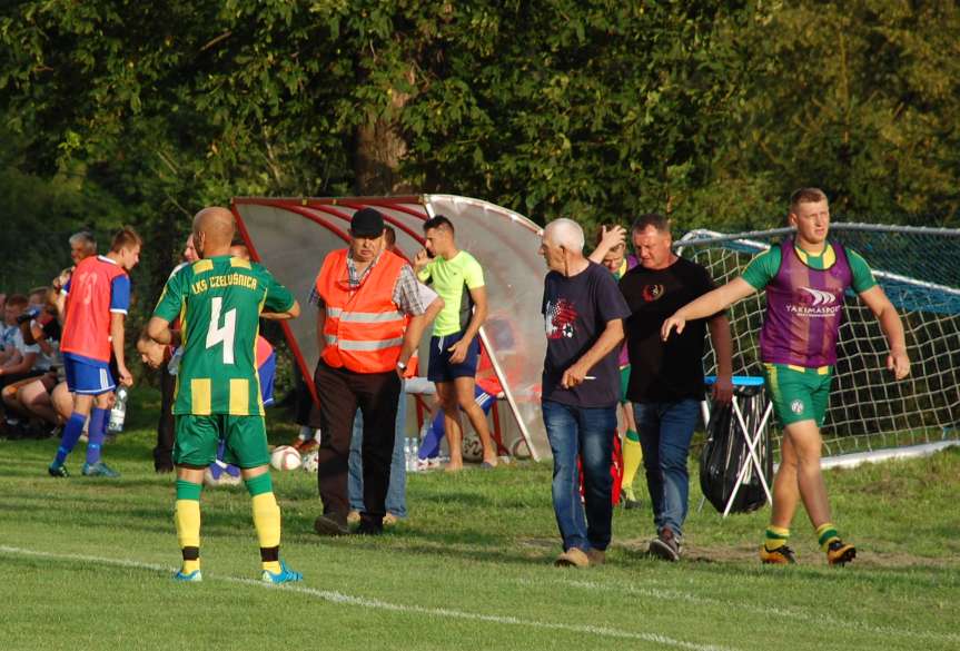 V liga krośnieńska. Mecz Tempo Nienaszów - LKS Czeluśnica 1-0