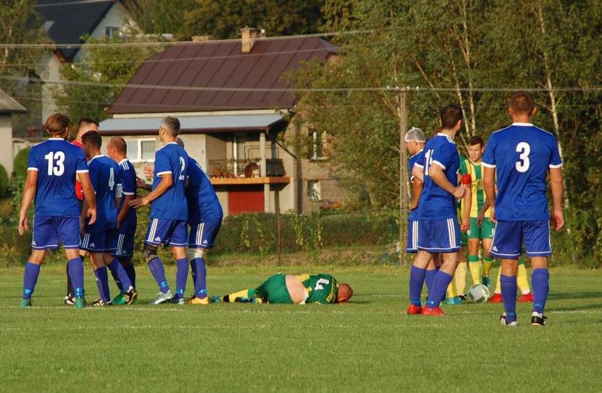 V liga krośnieńska. Mecz Tempo Nienaszów - LKS Czeluśnica 1-0
