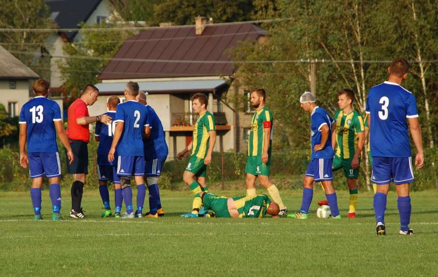V liga krośnieńska. Mecz Tempo Nienaszów - LKS Czeluśnica 1-0