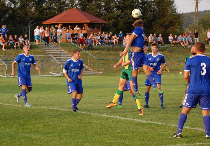 V liga krośnieńska. Mecz Tempo Nienaszów - LKS Czeluśnica 1-0