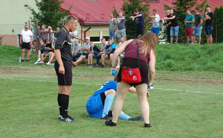 V liga krośnieńska. Mecz Tempo Nienaszów - LKS Skołyszyn 3-2