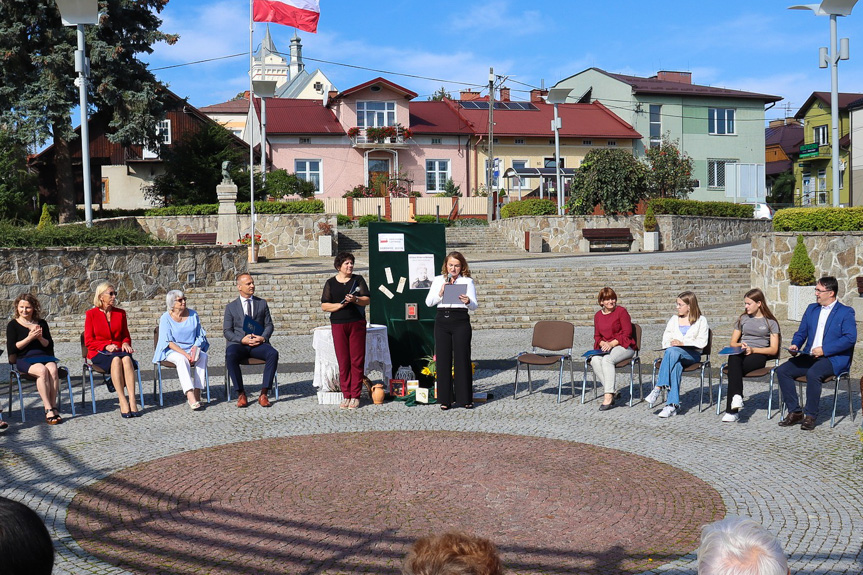 W Dębowcu czytali Nad Niemnem