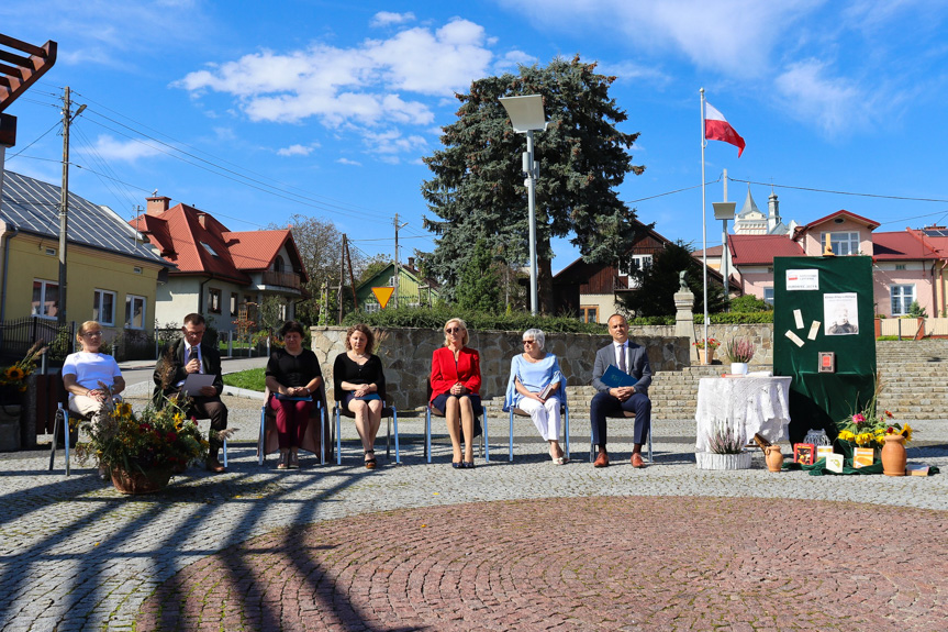 W Dębowcu czytali Nad Niemnem