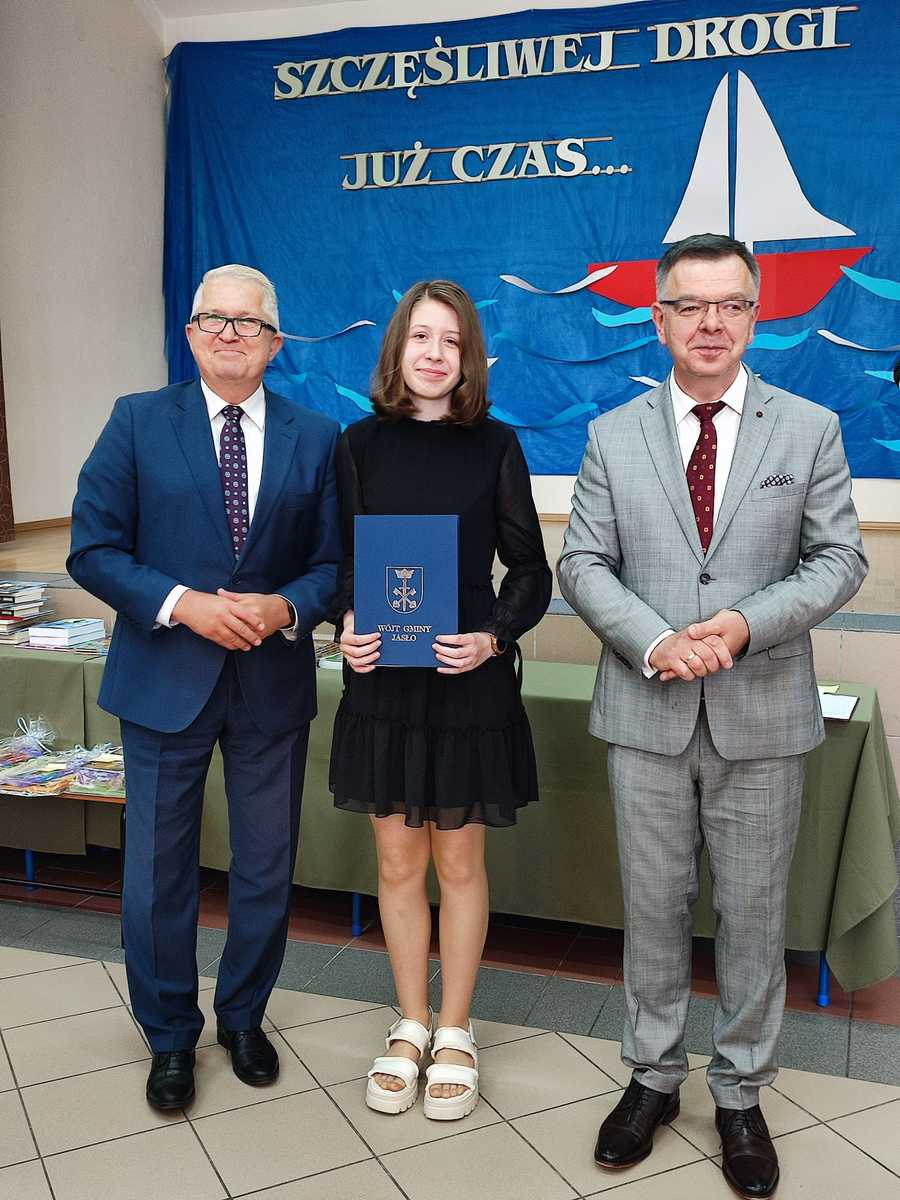 Wójt Gminy Jasło nagrodził najlepszych uczniów