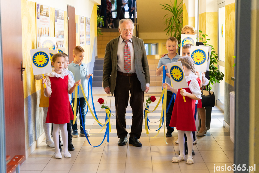 Wręczenie Orderu Uśmiechu prof. Karolowi Myśliwcowi