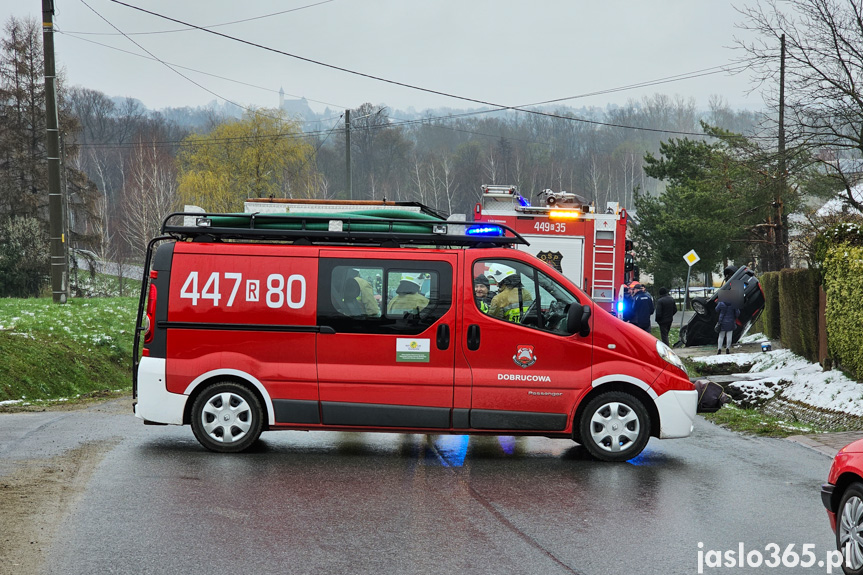 Wypadek w Dobrucowej. Jedna osoba poszkodowna