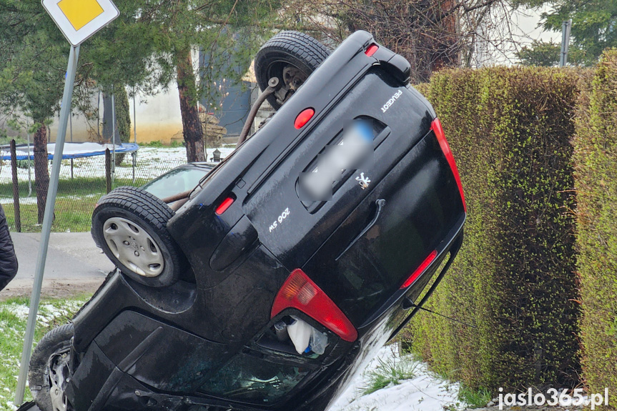 Wypadek w Dobrucowej. Jedna osoba poszkodowna