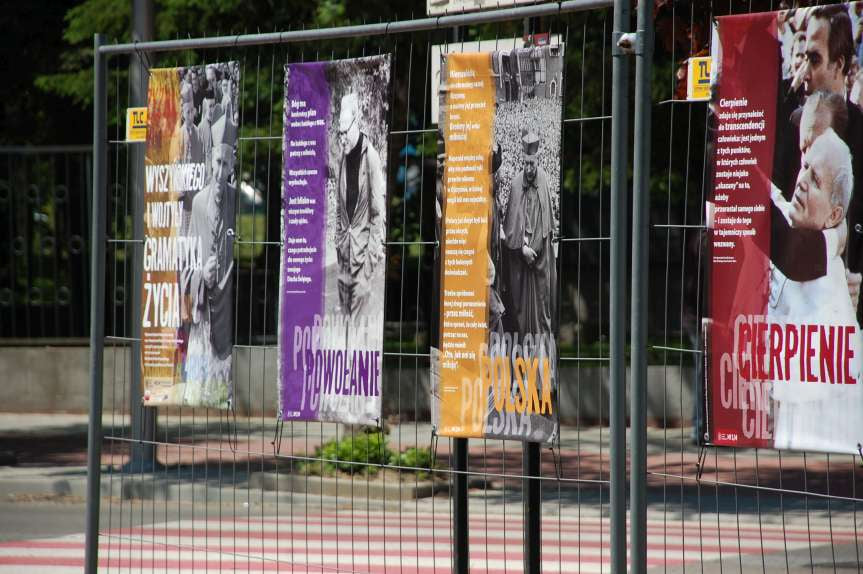 Wystawa w Jaśle z okazji setnej rocznicy urodzin Jana Pawwła II