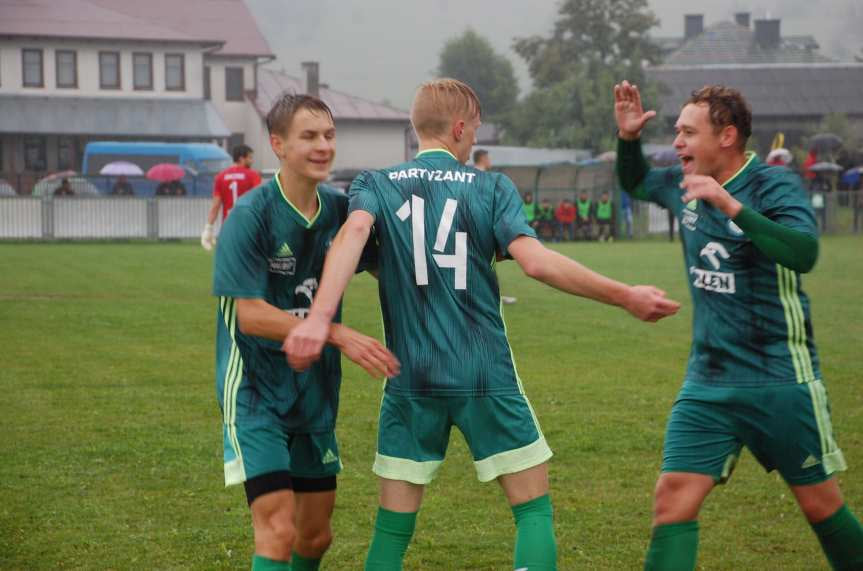 Zamczysko Mrukowa - Partyzant Targowiska 1-1