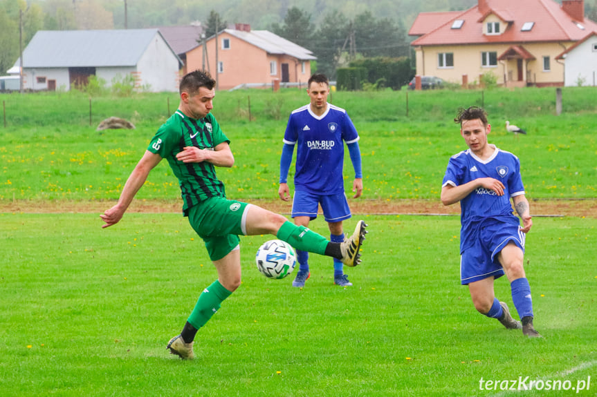 Zamczysko Odrzykoń - Tempo Nienaszów 4:1