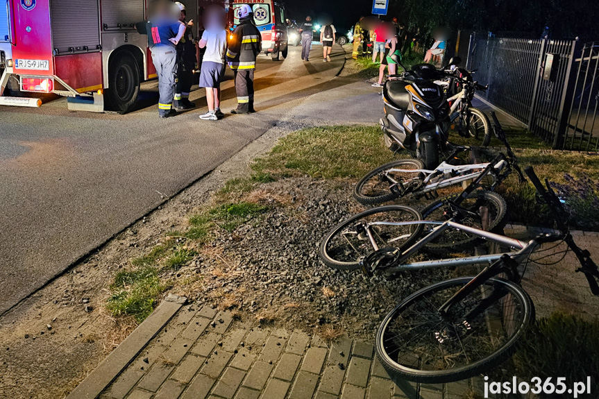 Zderzenie rowerzysty ze skuterem w Mrukowej