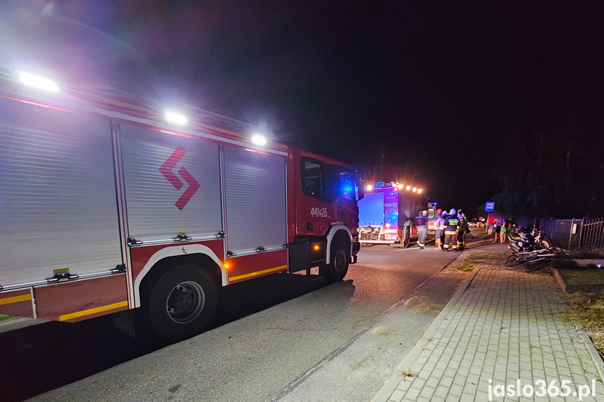 Zderzenie rowerzysty ze skuterem w Mrukowej