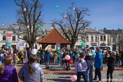 21 balonów nad Krosnem. Symbol wsparcia dla osób z zespołem Downa