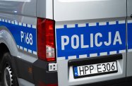 27-latke bez prawa jazdy wjechał w budynek