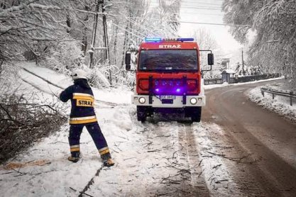 Atak zimy na Podkarpaciu. Liczne interwencje strażaków