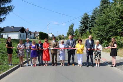 Oddano po remoncie odcinek drogi w Dąbrówce