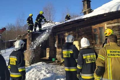 Bieździadka Góry. Zawalił się dach starego domu