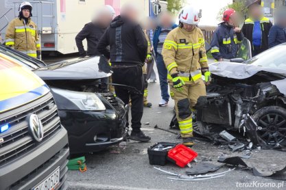 Czołowe zderzenie dwóch samochodów w Wojaszówce