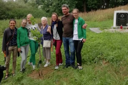 Dąb pamięci na kirkucie w Nowym Żmigrodzie