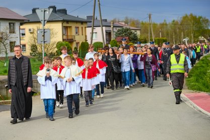 Droga Krzyżowa przeszła ulicami gminy Jedlicze. Wierni dali świadectwo wiary