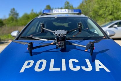 Działania z dronem leżajskiej drogówki