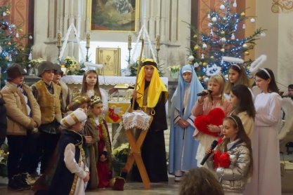 Jasełka o jedności w parafii w Brzyskach