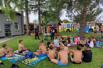 Jasło. Policjanci i strażacy promowali bezpieczny wypoczynek nad wodą