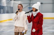 Mikołajkowe show na jasielskim lodowisku