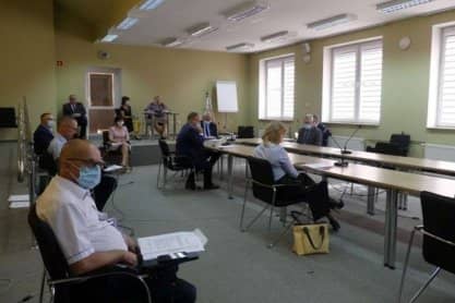 Nadzwyczajna sesja Rady Powiatu w Jaśle. Termomodernizacja szkół, przebudowa oddziału pediatrii i adaptacja poddasza w bursie