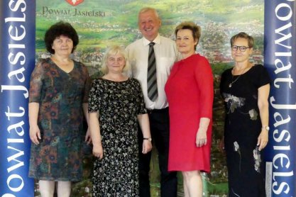 Nagrody Zarządu Powiatu Jasielskiego dla nauczycieli odchodzących na emerytury