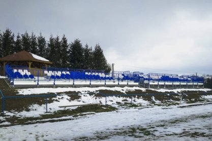 Nowa trybuna na stadionie w Nienaszowie