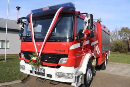 Oficjalne przekazanie samochodu strażackiego dla OSP w Załężu