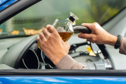 Pijany 68-latek za kierownicą opla