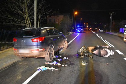 Pijany na jednośladzie wjechał w samochód