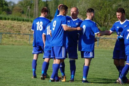 Piłka nożna. V liga. Historyczne zwycięstwo Tempa Nienaszów