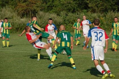 Piłka nożna. V liga krośnieńska. Czeluśnica zgasiła Iskrę. Pierwsze zwycięstwo drużyny Roberta Mastaja