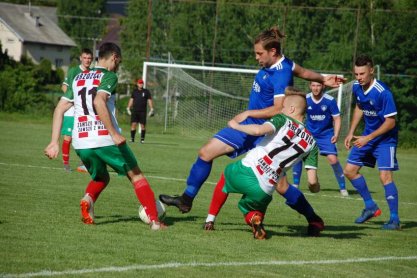 Piłka nożna. V liga. Strzelecka niemoc Tempa Nienaszów. Brzozovia skorzystała z "prezentów"