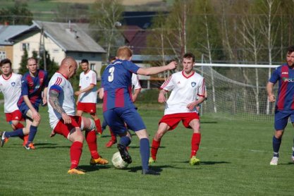 Piłka nożna. V liga. Tempo Nienaszów szybko zgasiło Iskrę